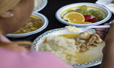أطعمة تسهل عملية الهضم بعد الإفراط في الطعام