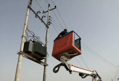 كهرباء ذي قار تزيل أكثر من 800 حالة تجاوز على الشبكة خلال شهر واحد