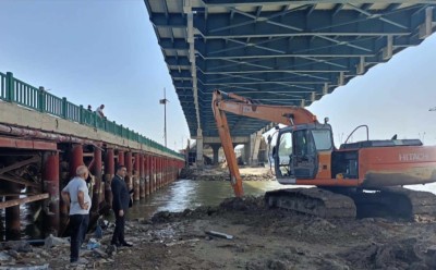 مدير الموارد المائية في ذي قار يعلن المباشرة برفع اللسان الترابي تحت جسر الزيتون وسط الناصرية لتوجيه المياه نحو الأهوار