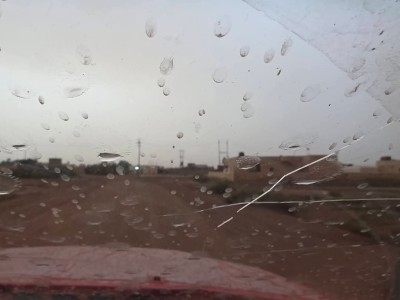 أمطار خفيفة ممزوجة بالغبار تضرب أجواء الناصرية مساء اليوم