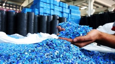 البيئة: العراق ينتج يومياً نحو 16 ألف طن من النفايات البلاستيكية