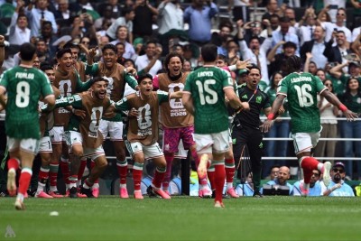 المكسيك تهزم جنوب أفريقيا في افتتاح المونديال