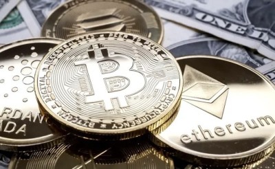 بيتكوين تواصل تراجعها وتتجه صوب مستوى 60 ألف دولار