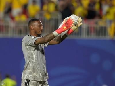 حارس مرمى كوراساو يصنع التاريخ أمام الإكوادور في مونديال 2026