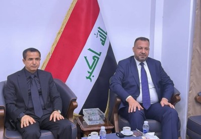 محافظ ذي قار يبحث مع وزارة الكهرباء تعزيز حصة المحافظة خلال موجة الحر