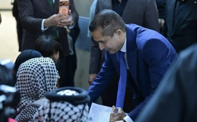محافظ ذي قار يشرف ميدانيا على توزيع خمسة آلاف قيد ضمن المقاطعة الحادية والعشرين