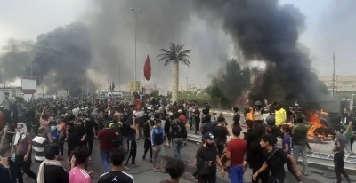 أهالي حي الفداء في الناصرية يحتجون على انقطاع الكهرباء لليوم الثاني دون استجابة