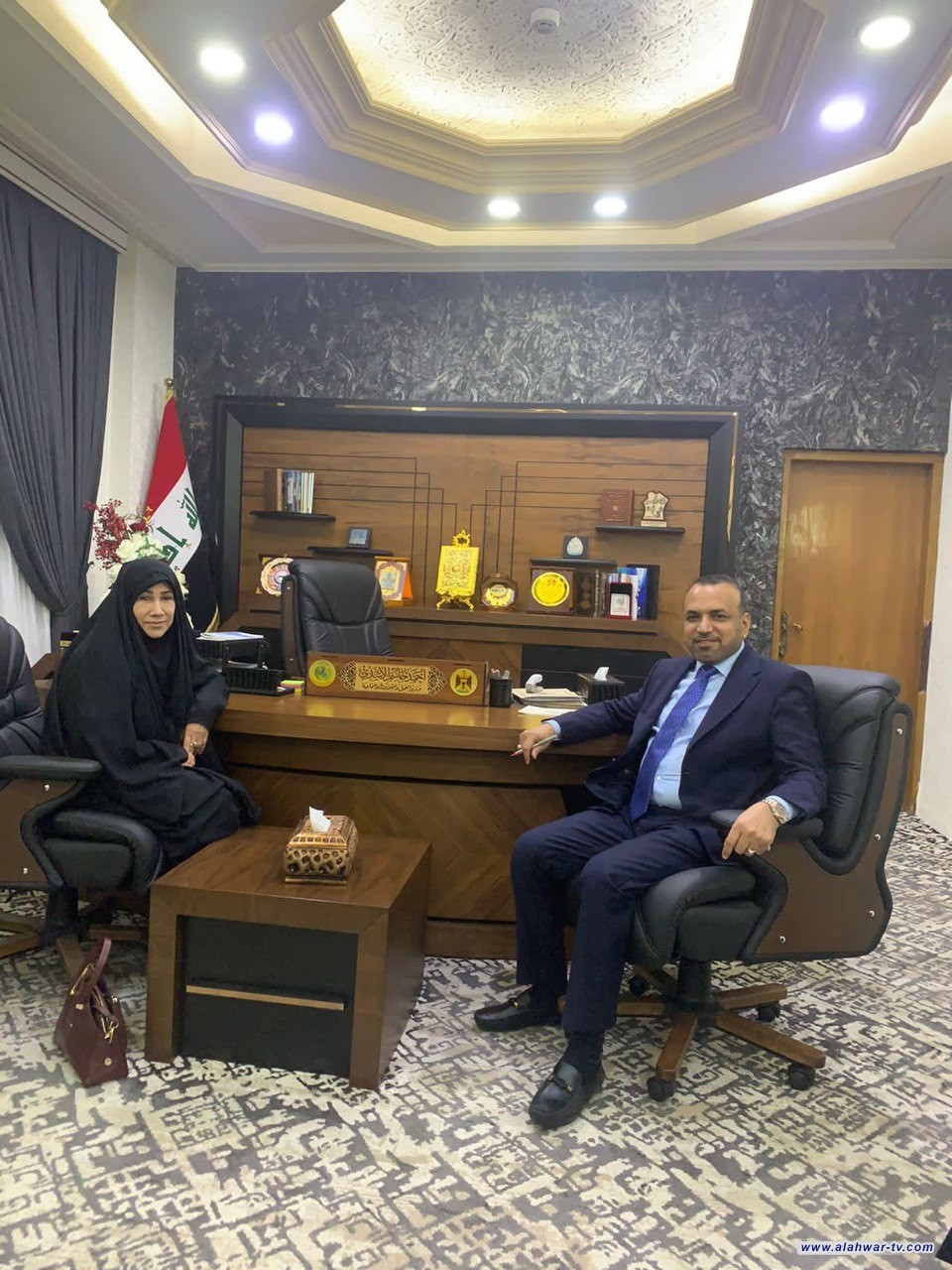 الناصري تلتقي وزير العمل والشؤون الاجتماعية وتحصل على موافقات لمئة راتب في الرعاية  ____