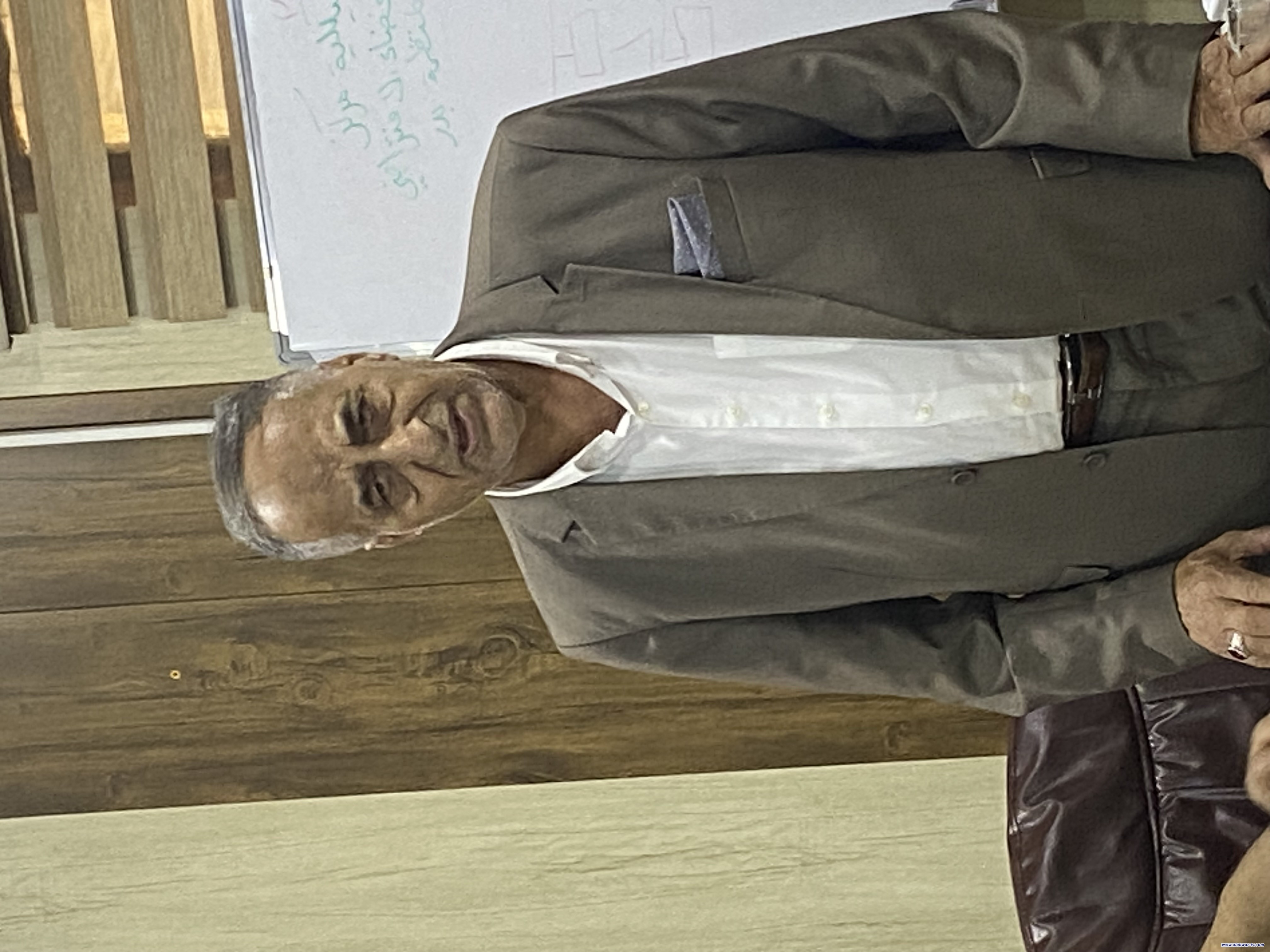 الوطن وشمع عسل السفارة..!