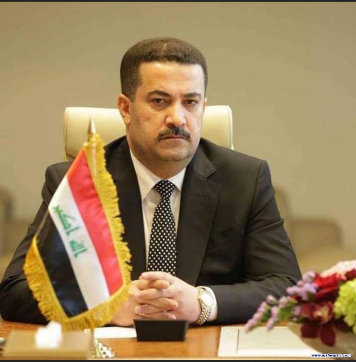 رئيس مجلس الوزراء السيد محمد شياع السوداني يبحث مع لجنة الخدمات النيابية جهود تنفيذ الخدمات ضمن البرنامج الحكومي