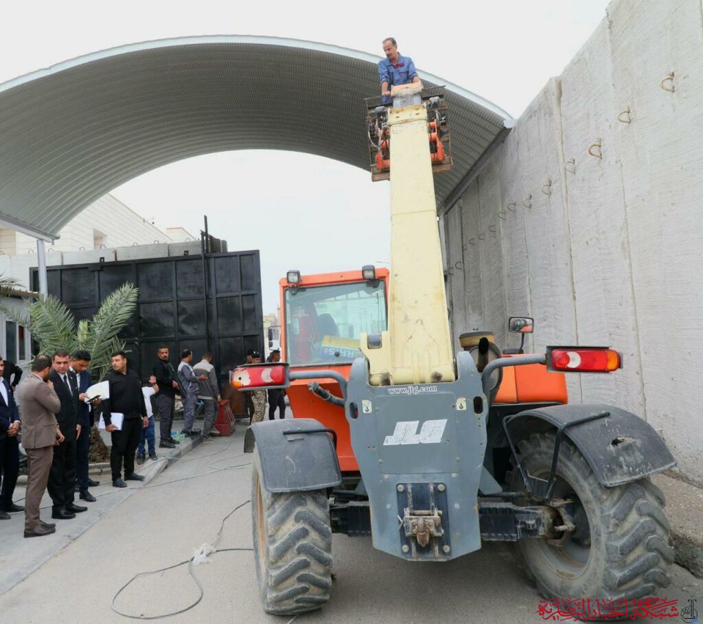 محافظ ذي قار مرتضى الابراهيمي يشرف على رفع الصبات من أمام ديوان المحافظة ويوجه بتأثيث وتأهيل الشارع