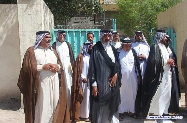 الفلاحين في ذي قار ينظمون وقفة احتجاجية امام مبنى دائرة الزراعة