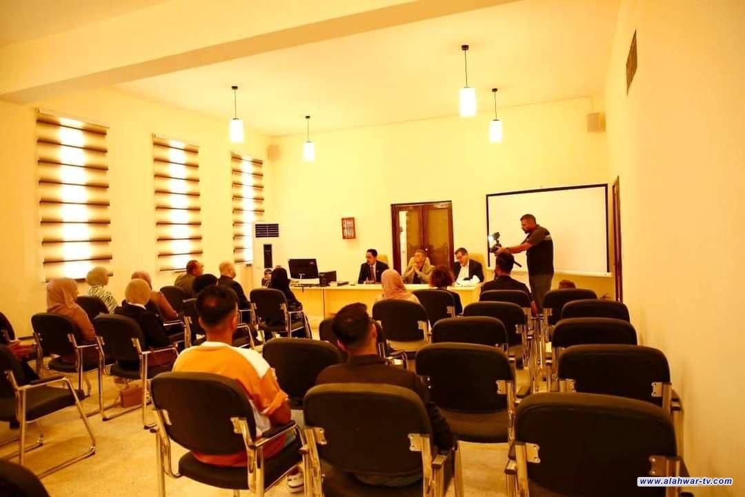 مستشار محافط ذي قار يكرم آثاريين اجانب خلال ورشة للتعريف بأهمية توثيق الحضارة العراقية