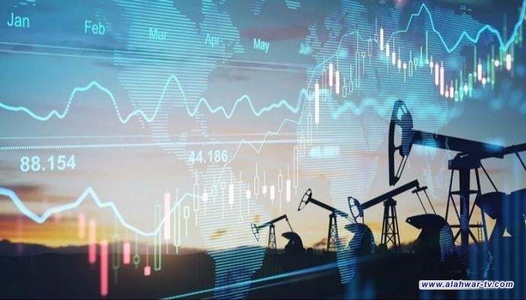قوة الدولار تطيح بأسعار النفط من أعلى مستوى في عدة أشهر
