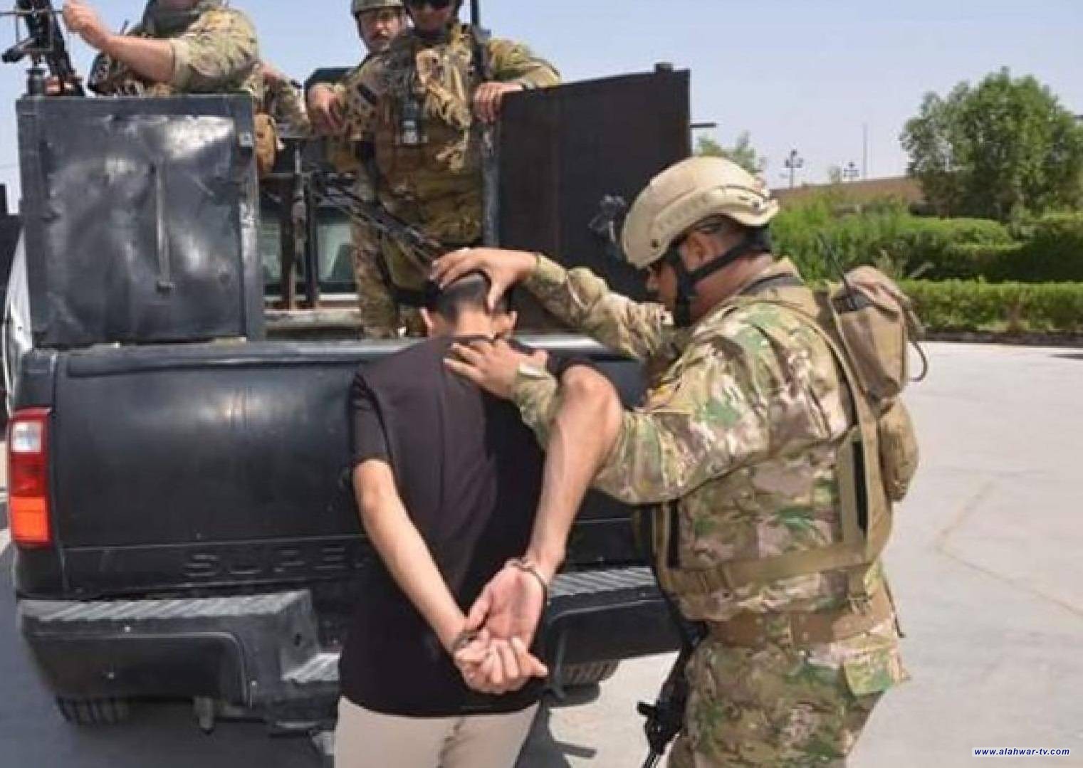 قوة مشتركة تلقي القبض على 3 مطلوبين للعدالة في قضاء الرفاعي 2 منهم مطلوبين بقضية ابتزاز