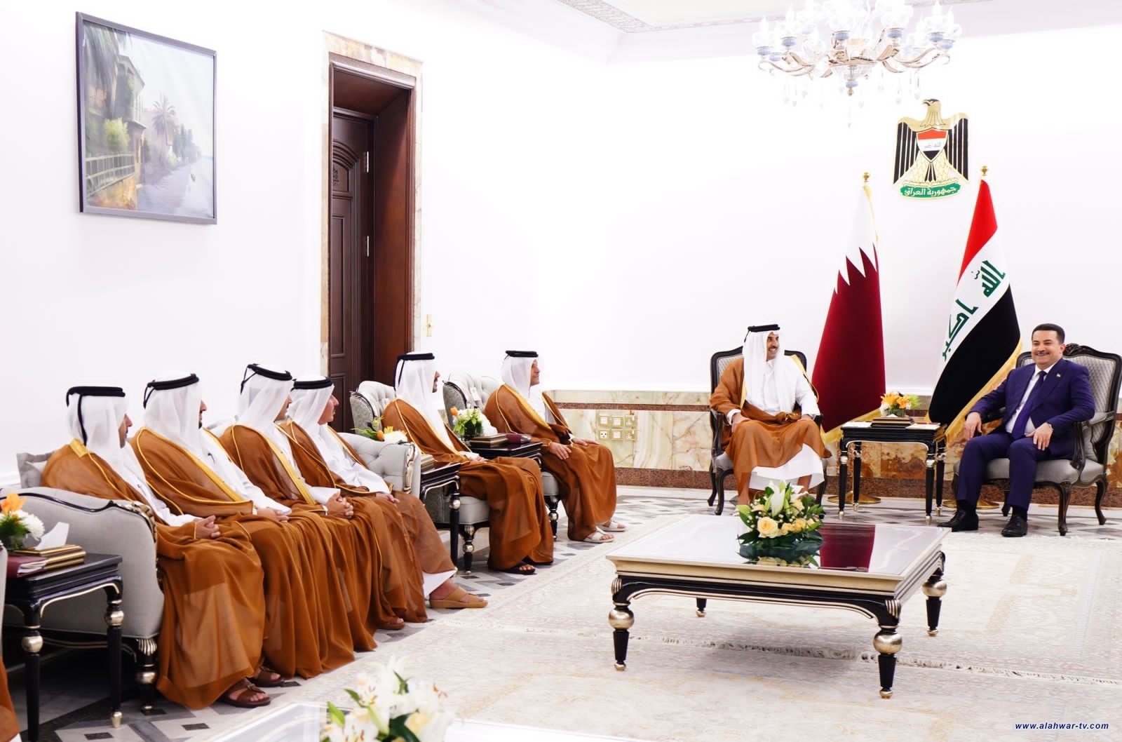 رئيس مجلس الوزراء السيد محمد شياع السوداني وأمير دولة قطر سمو الشيخ تميم بن حمد آل ثاني يترأسان مباحثات موسعة بين العراق وقطر