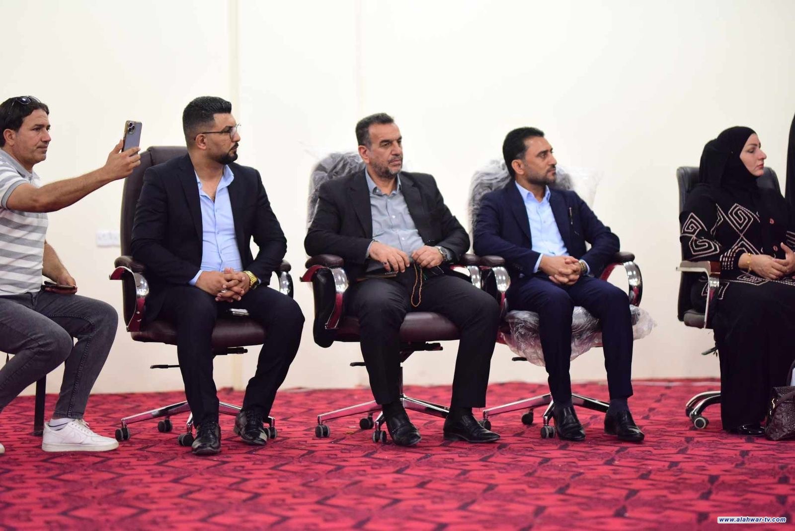 اليعقوبي يلتقي معتصمي شركة نفط ذي قار.  ويعدهم سوف تنالون حقوقكم حسب الاستحقاق