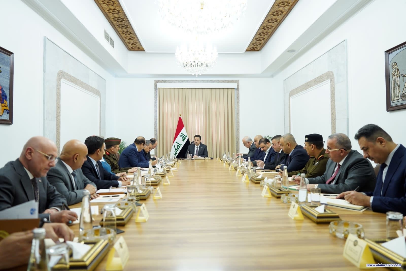 رئيس مجلس الوزراء السيد محمد شياع السوداني يرأس اجتماعاً لفريق الجهد الخدمي والهندسي