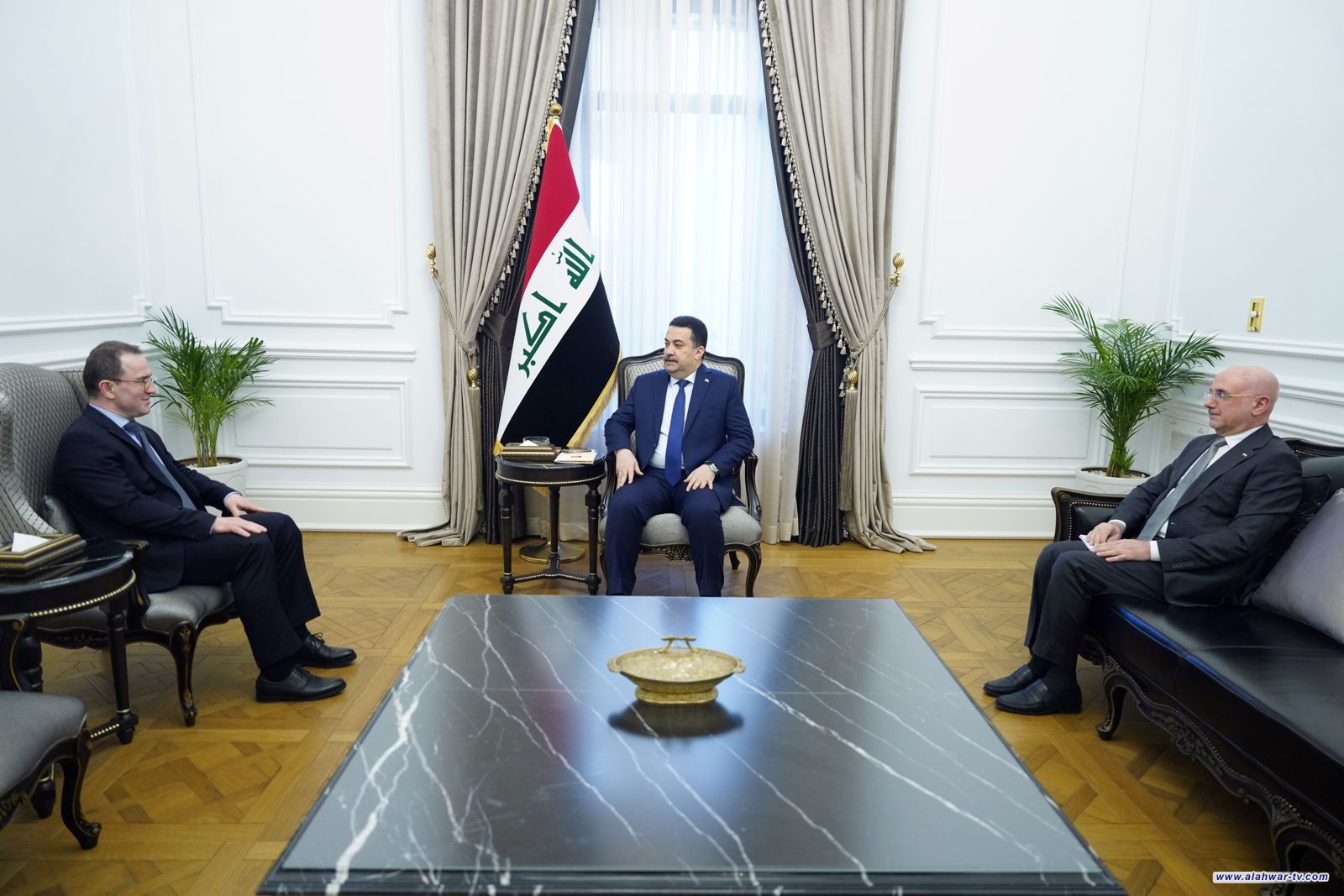 رئيس مجلس الوزراء السيد محمد شياع السوداني يستقبل السفير الروسي في العراق
