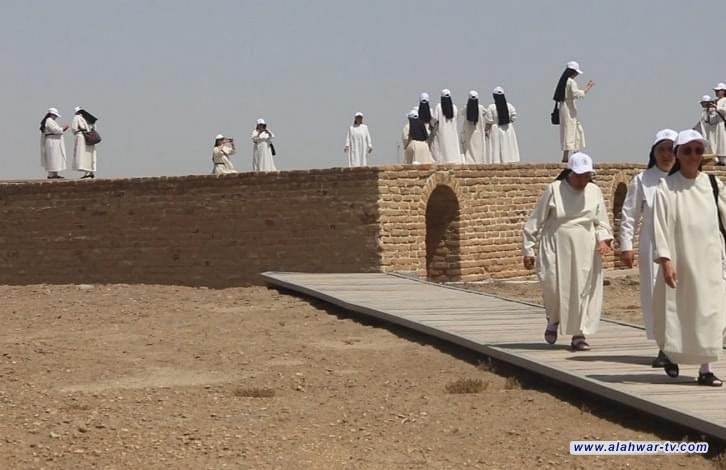 40 راهبة من مناطق سهل نينوى تؤدي مراسيم الحج المسيحي وطقوس القداس والصلاة في مدينة أور وبيت النبي إبراهيم الخليل عليه السلام غرب الناصرية