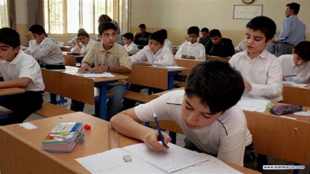 التربية النيابية: إعادة تدريس المنهاج المكيف تدريجياً.. وتوضح الطريقة