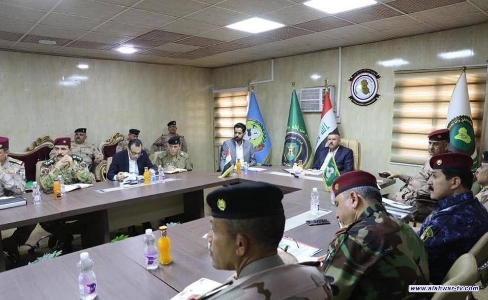 وزير الداخلية يعقد اجتماعاً أمنياً في ذي قار ويشدد على القوات الأمنية بتطبيق القانون