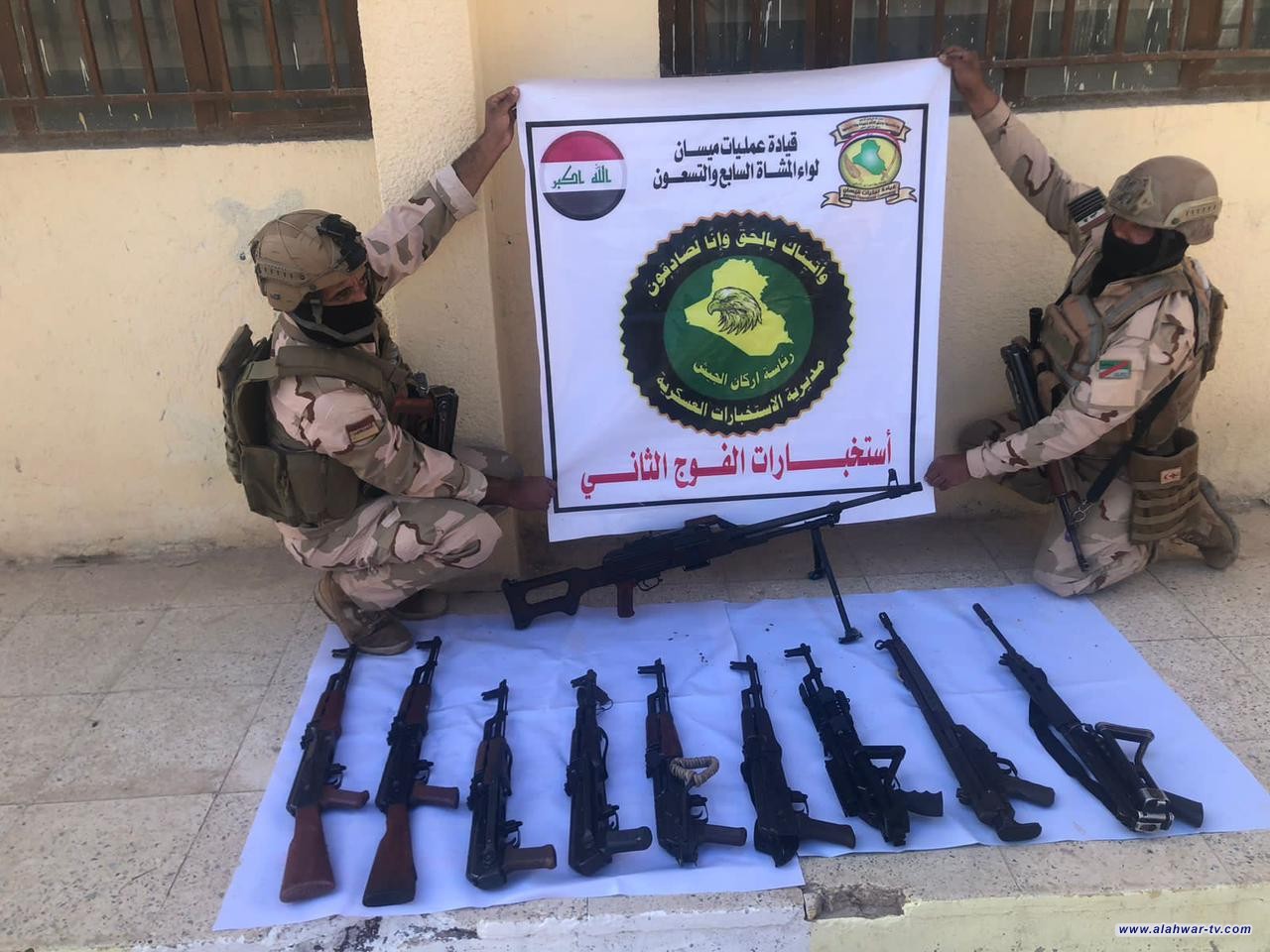 قيادة عمليات ميسان تلقي القبض على خمسة متهمين وتصادر كمية من الاسلحة والاعتدة في قضاء المجر والقلعة والميمونة
