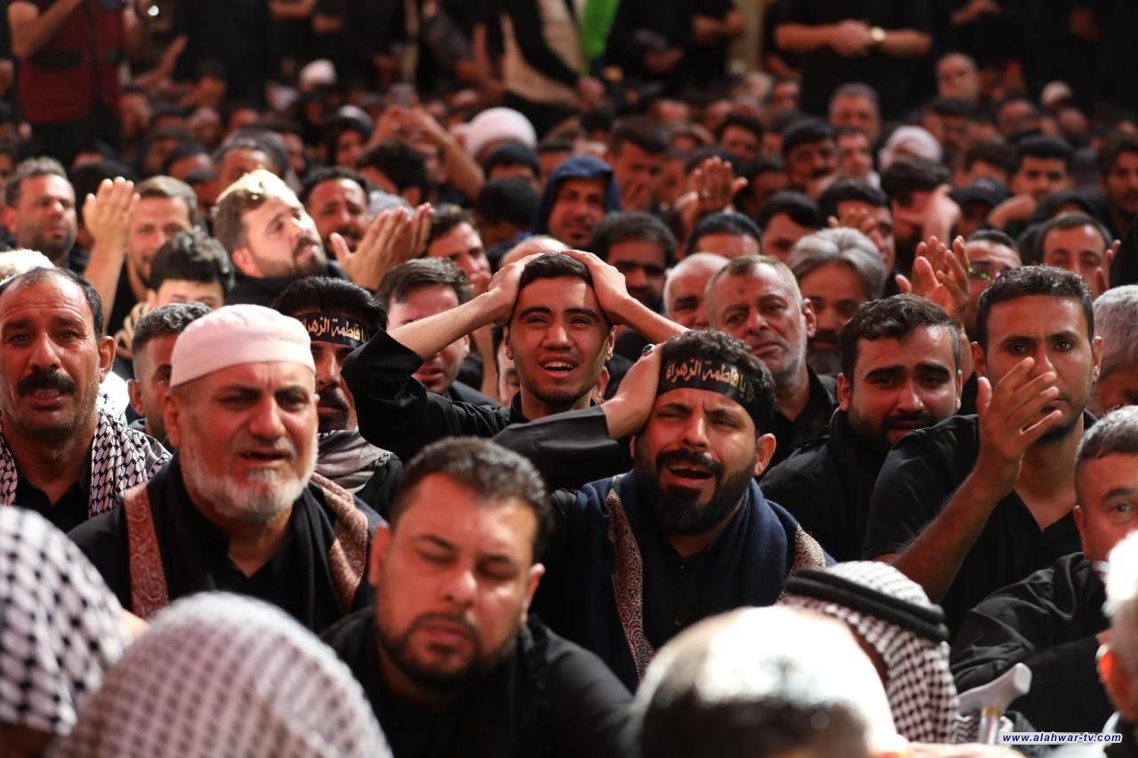 المعزون يواصلون احياء مراسم زيارة عاشوراء ذكرى شهادة الإمام الحسين وأهل بيته (ع) وأصحابه
