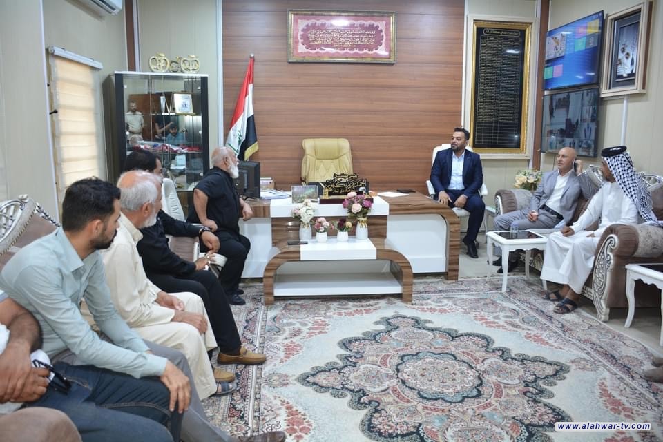 مدير ماء ذي قار يستقبل اهالي منطقة الحشد الشعبي