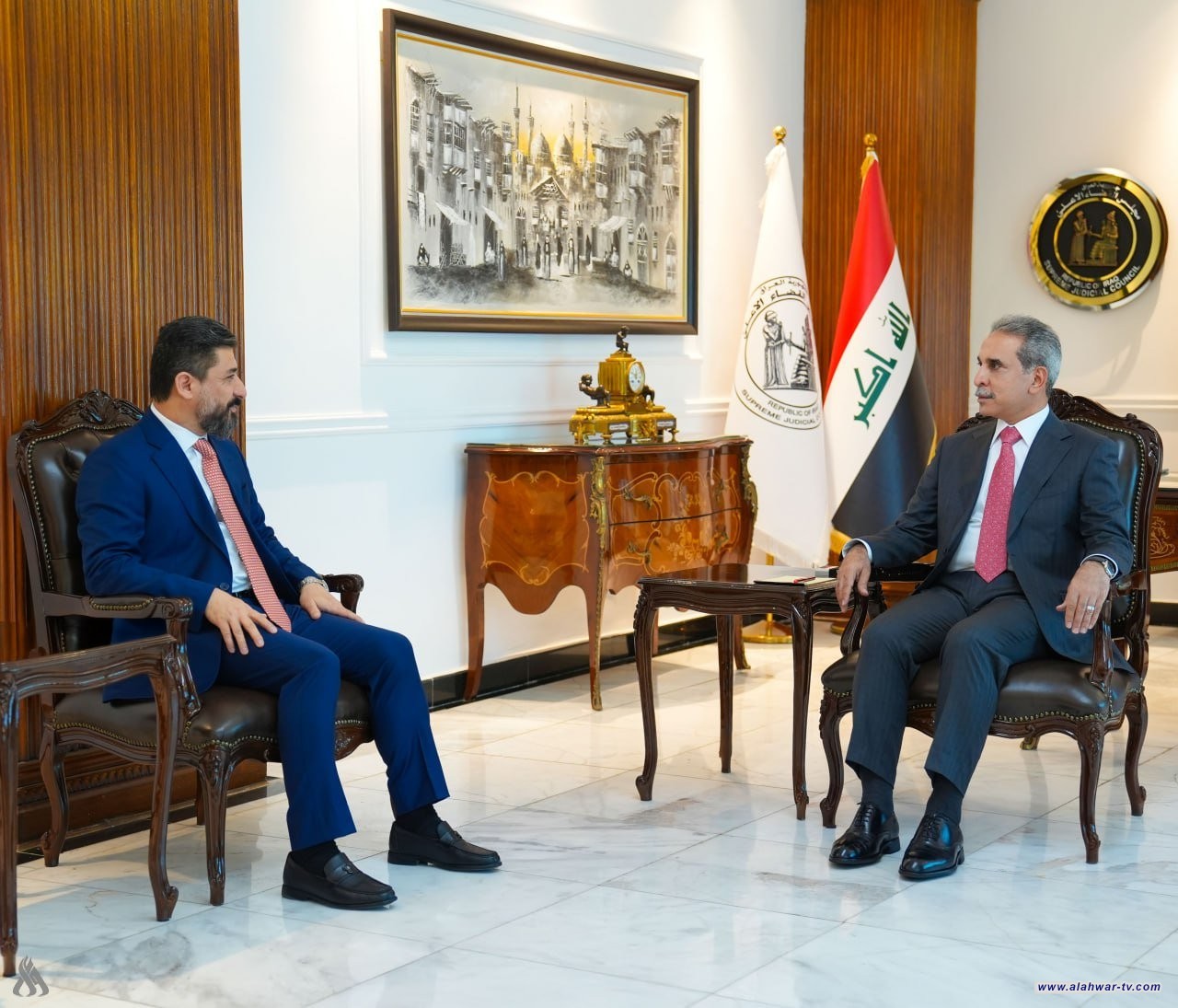 رئيس مجلس القضاء الأعلى يبحث مع وزير العدل عدداً من المواضيع القانونية المشتركة