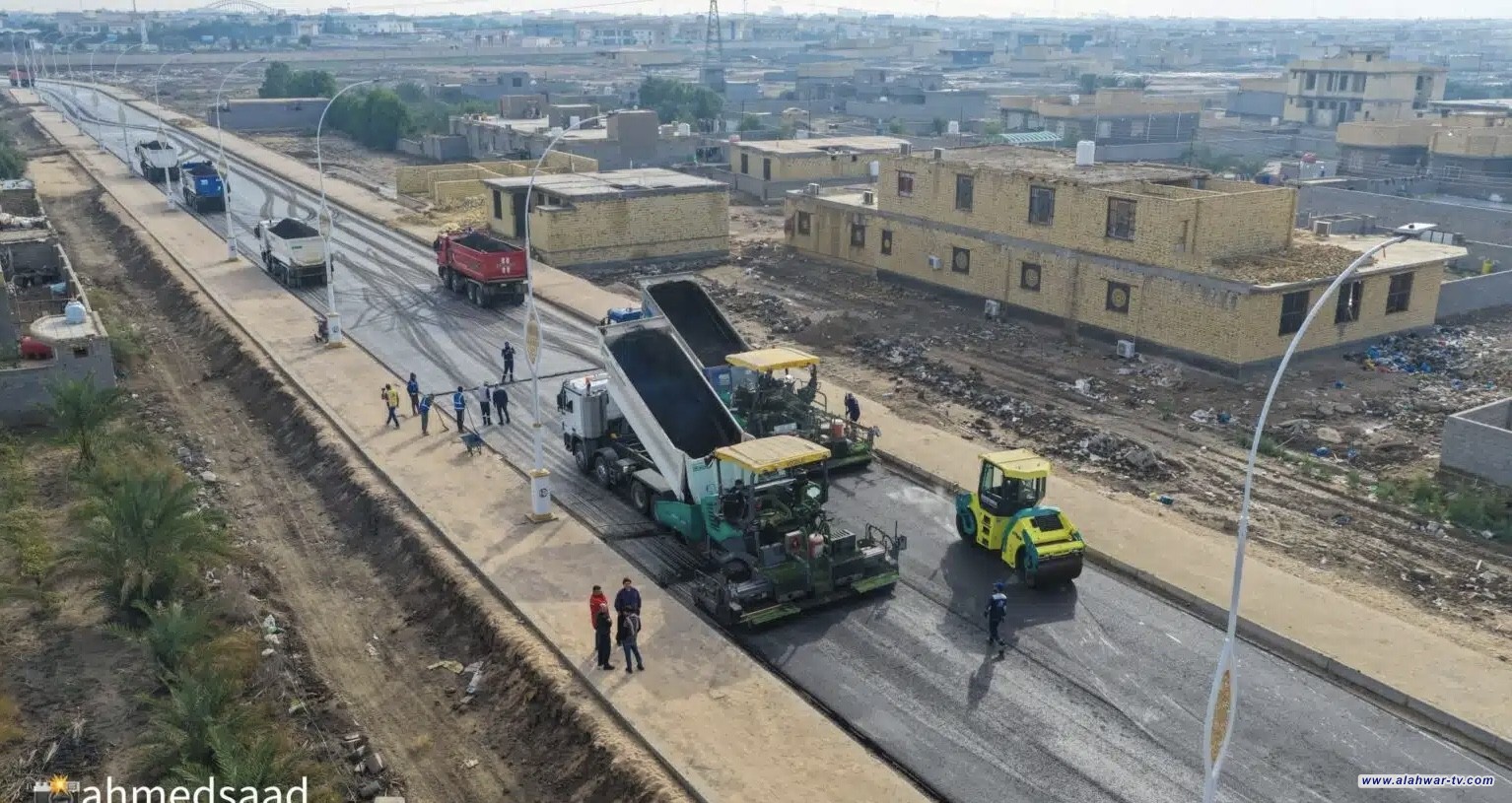 صندوق إعمار ذي قار يباشر إكساء شوارع جامعة ذي قار ومستشفى الربيع