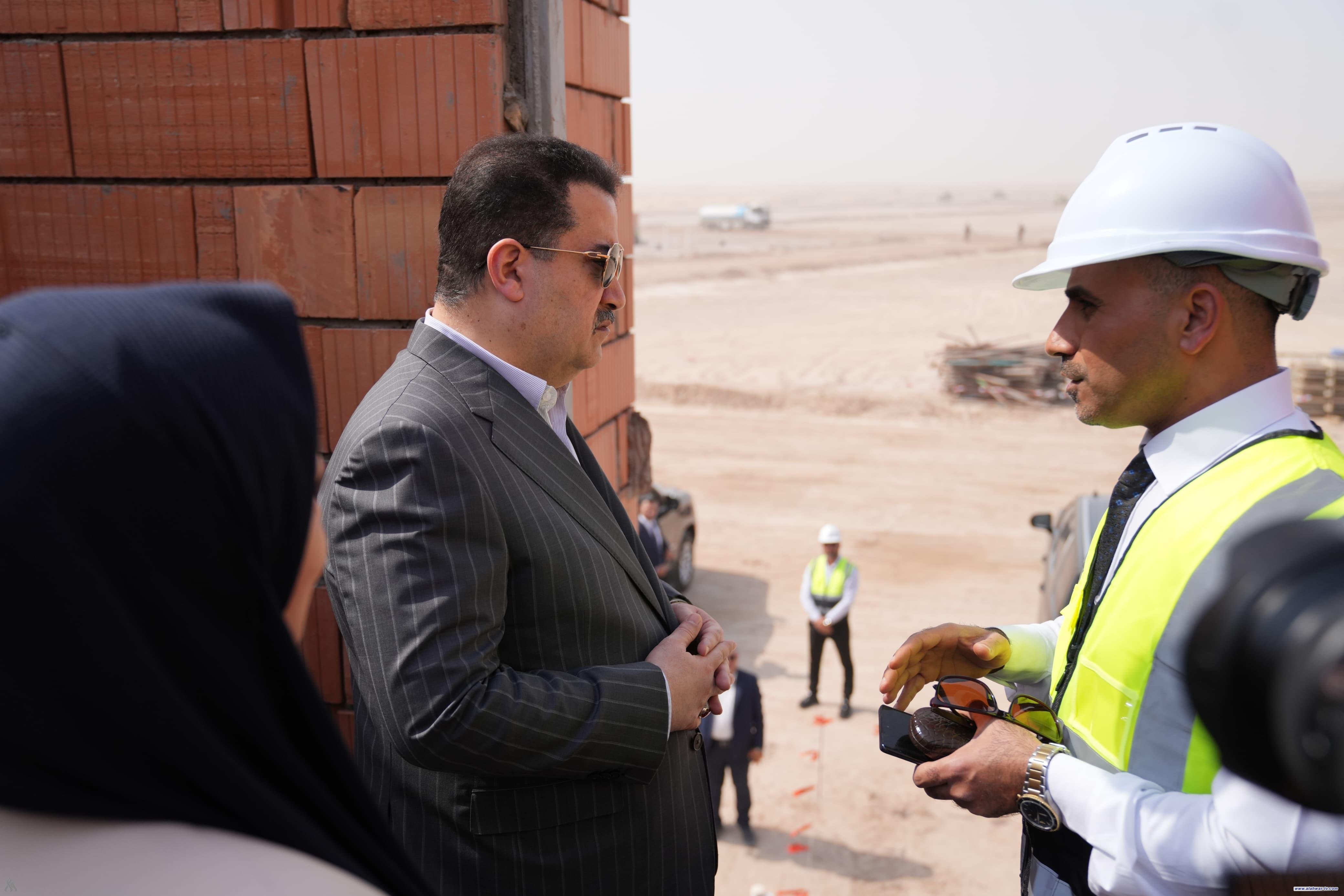 رئيس الوزراء يجري زيارة ميدانية إلى موقع مشروع مدينة الجواهري