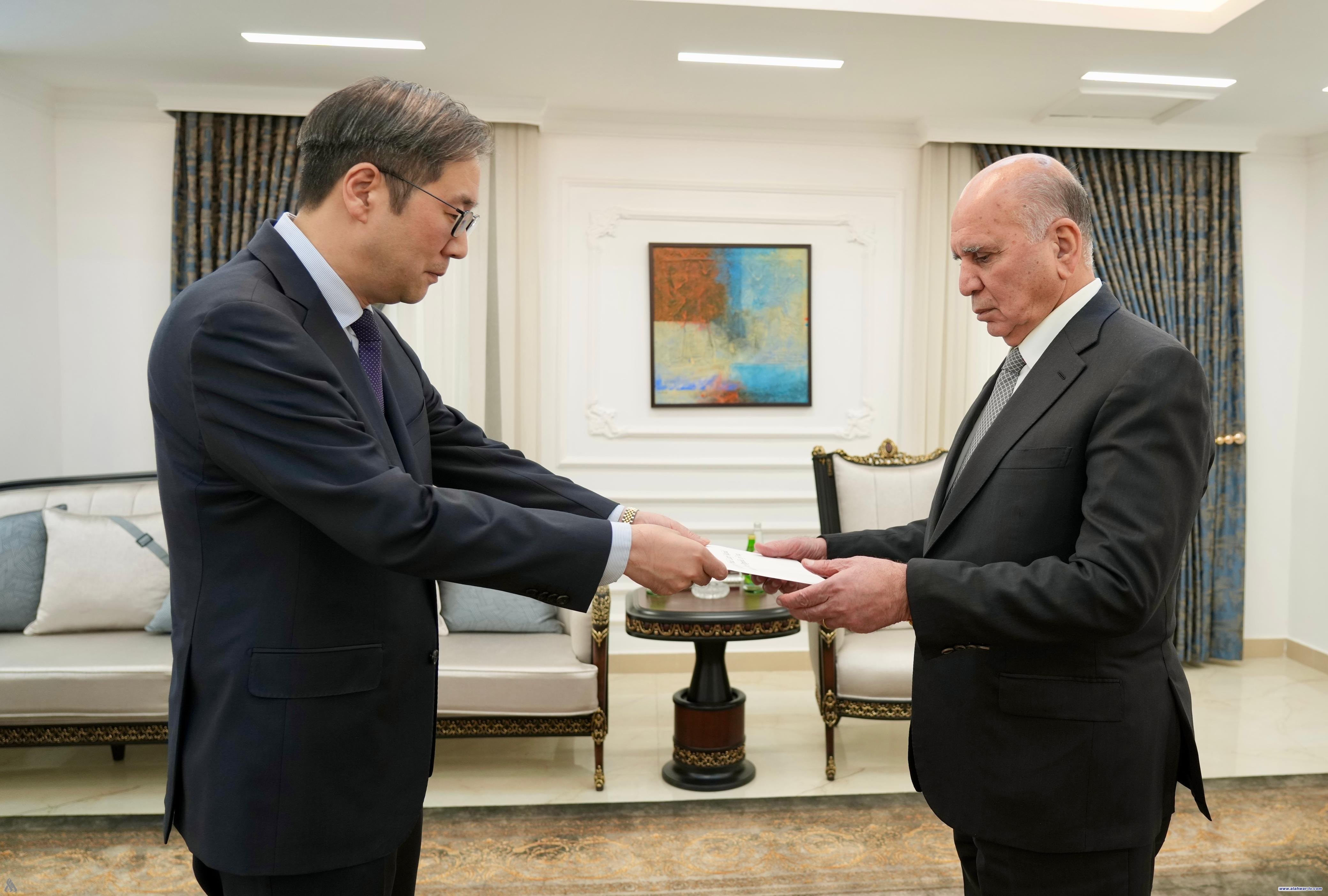 وزير الخارجية يتسلم أوراق اعتماد سفيري كوريا الجنوبية وبنغلاديش لدى العراق