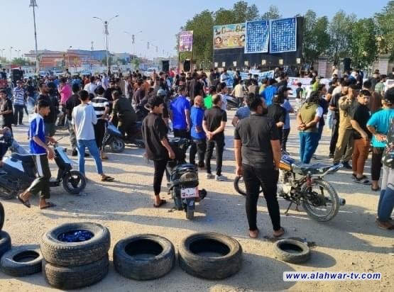 وقفة احتجاجية تطالب بتحسين واقع الخدمات في حي الشهداء وسط الناصرية
