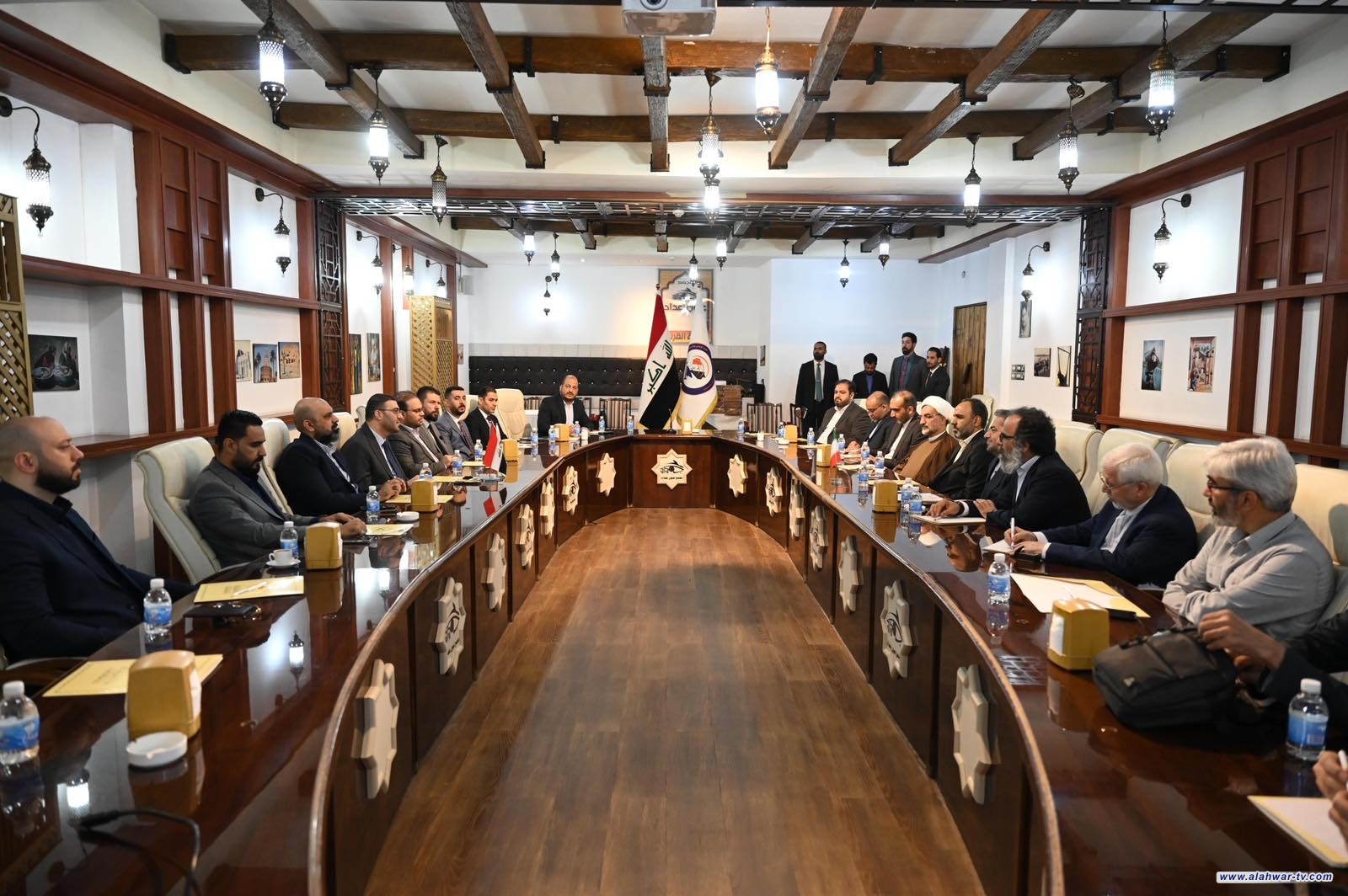 المؤيد ووفد ايراني يبحثان محاربة المحتوى المزيف الذي يسيء لعلاقات البلدين