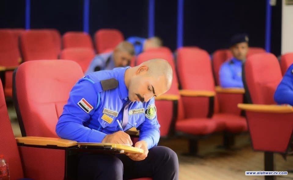 مركز تدريب شرطة ذي قار يختتم دورة أمن المطارات التخصصية