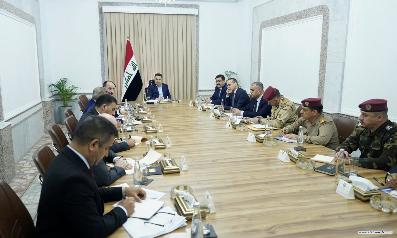 رئيس الوزراء يوجه باستمرار استنفار الجهود الخدمية والإغاثية للمتضررين من الموجات الفيضانية