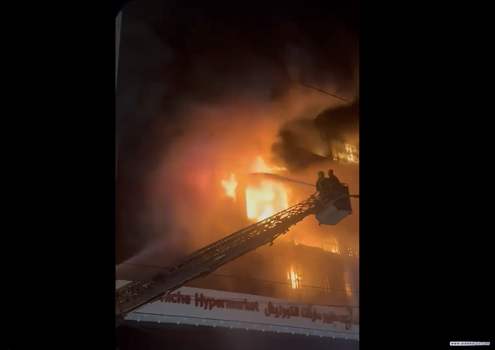 الدفاع المدني: حريق البناية في الكوت بدأ بطابقها الثاني المخصص للعطور ومواد التجميل