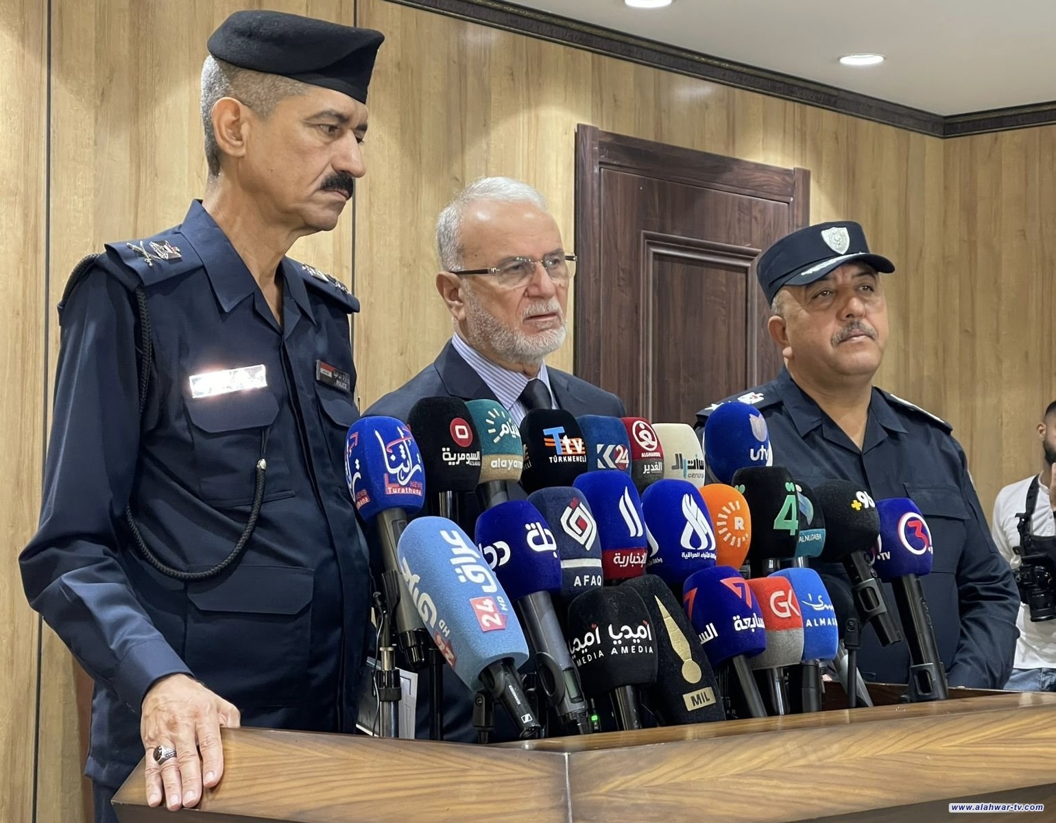 الدفاع المدني: التعاقد على شراء طائرتين لإطفاء الحرائق