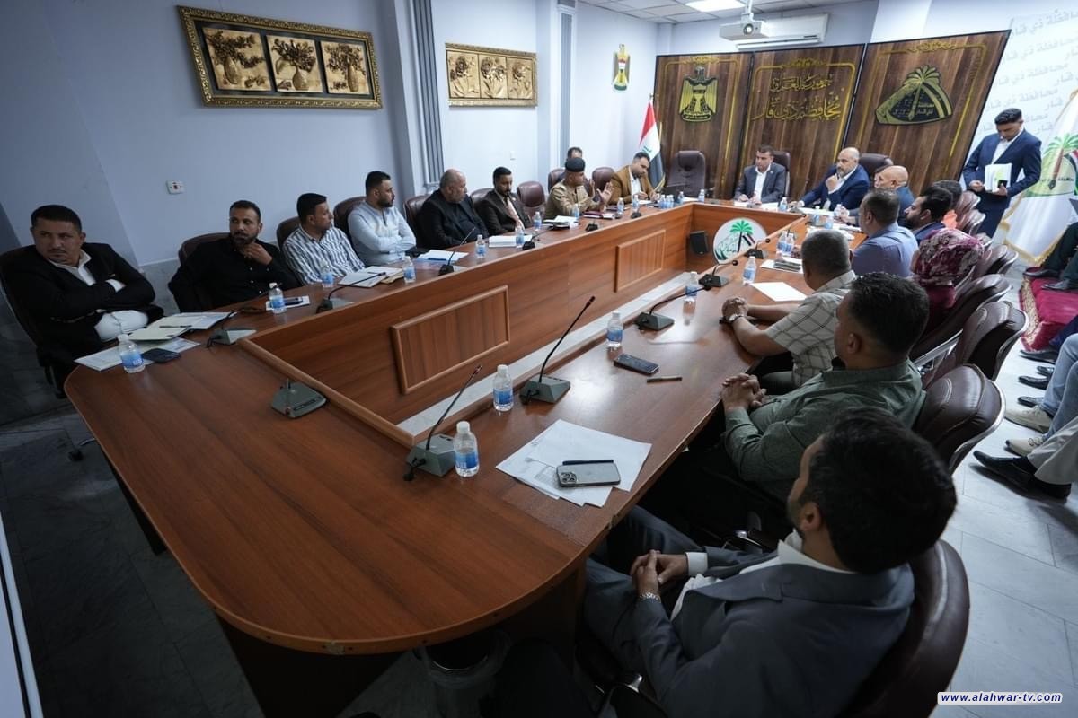 محافظ ذي قار السيد مرتضى عبود الابراهيمي يترأس اجتماعاً لغرفة عمليات المشاريع في المحافظة وللاسبوع الثاني على التوالي ، وبحضور المعاون الفني المهندس حسن دعدوش، ومدراء الدوائر ومدراء الشركات العاملة بالمحافظة .