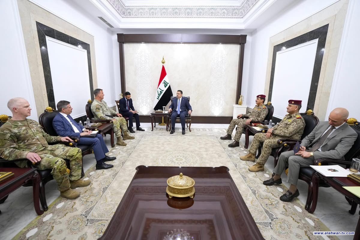 رئيس الوزراء يؤكد لقائد القيادة المركزية الأميركية أهمية فرض الاستقرار والابتعاد عن مسببات توسع الصراعات