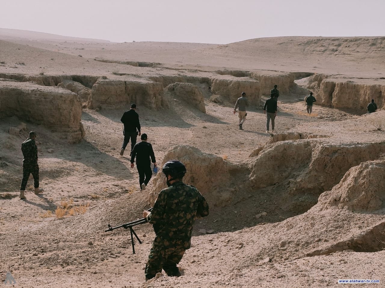 الحشد الشعبي يضبط مضافات وعبوات ناسفة قرب الحدود العراقية السورية