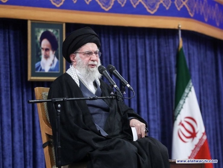 السيد الخامنئي: نحن لا نتراجع أمام العدو