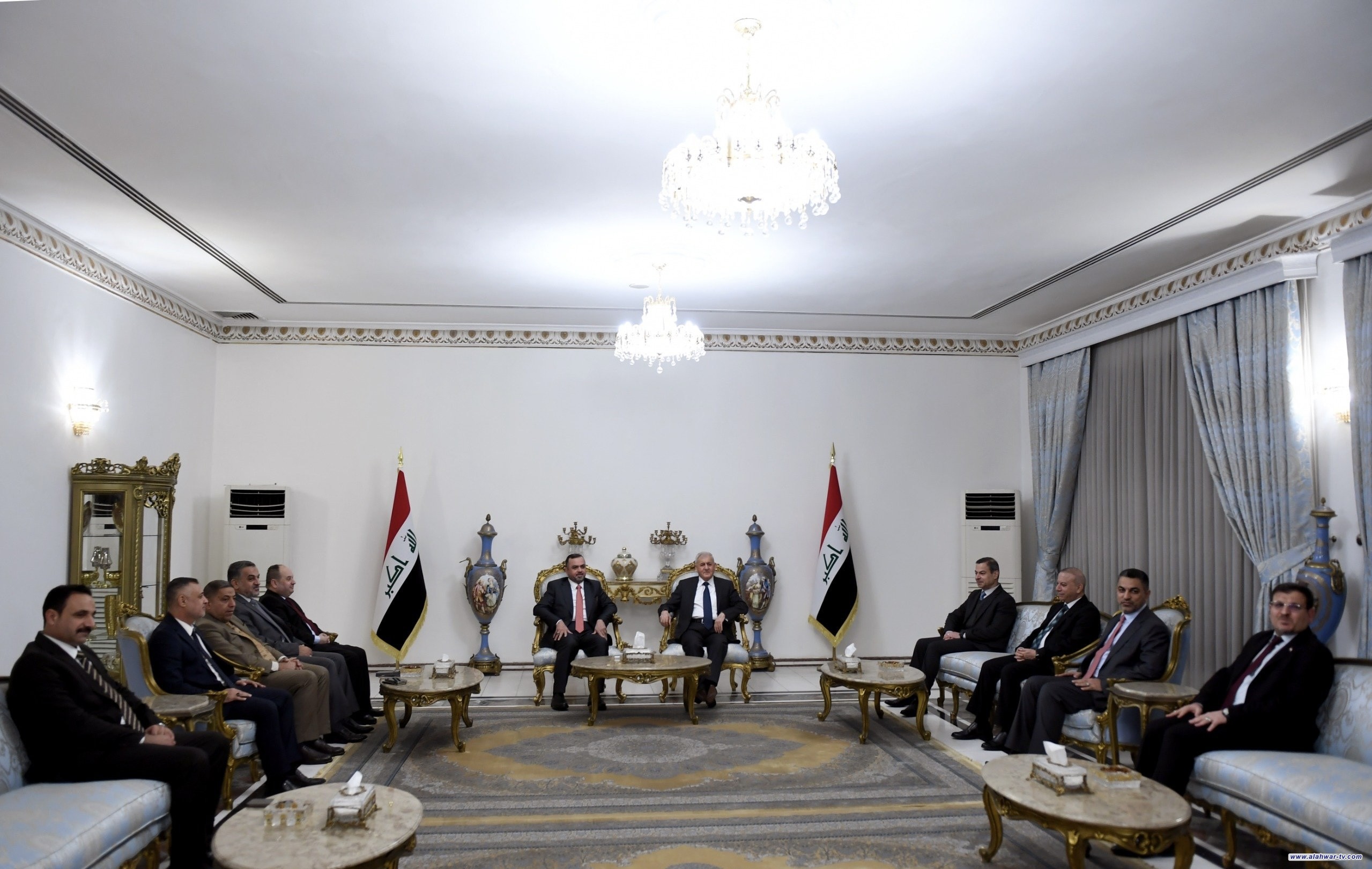 رئيس الجمهورية يؤكد أهمية الالتزام بالتوقيتات الدستورية