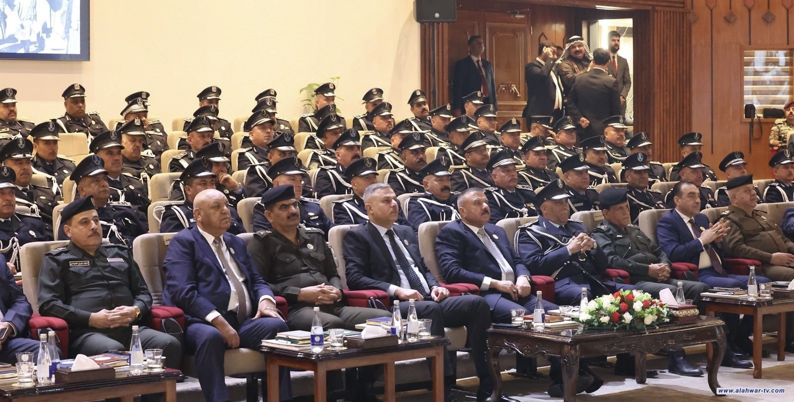 وزير الداخلية يشدد على العمل الإلكتروني لكونه يبعد جميع شبهات الفساد والروتين