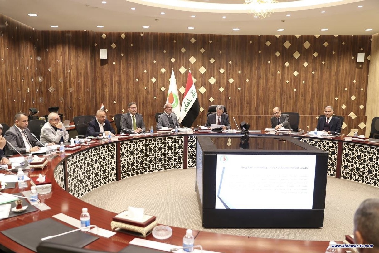 وزير النفط يعلن آليات لتبسيط الإجراءات والخدمات المقدمة للمواطنين