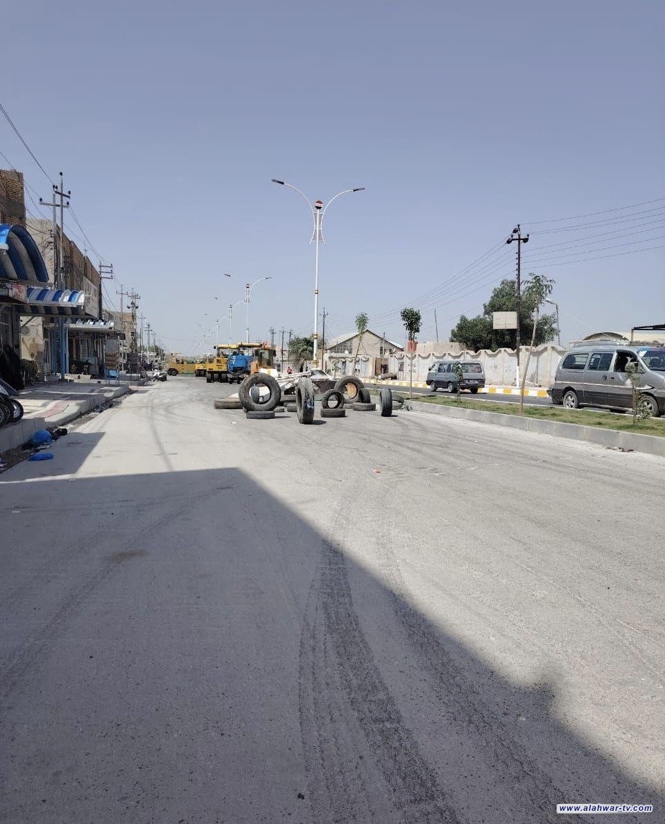 ذي قار: محتجون من حي سومر يقطعون الطرق للمطالبة بالخدمات