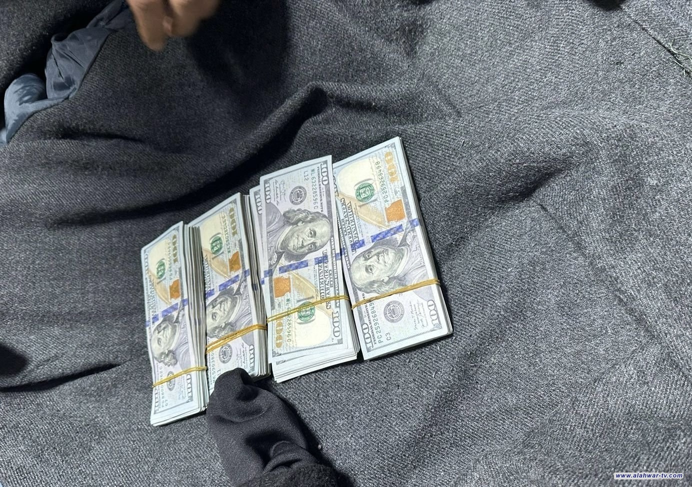 المنافذ: القبض على مسافرة أجنبية حاولت تهريب 40 ألف دولار