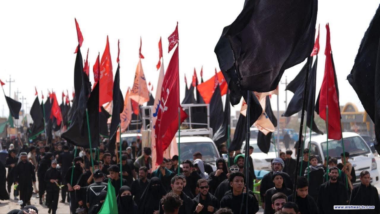 بالصور.. إنطلاق موكب شهيد الجمعة في محافظة ذي قار سيرا على الاقدام الى كربلاء المقدسة لاحياء أربعينية الإمام الحسين عليه السلام