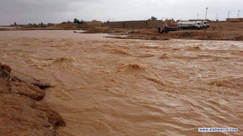 السيول تقطع الطريق الحولي وتوقف حركة آلاف الشاحنات بين كردستان